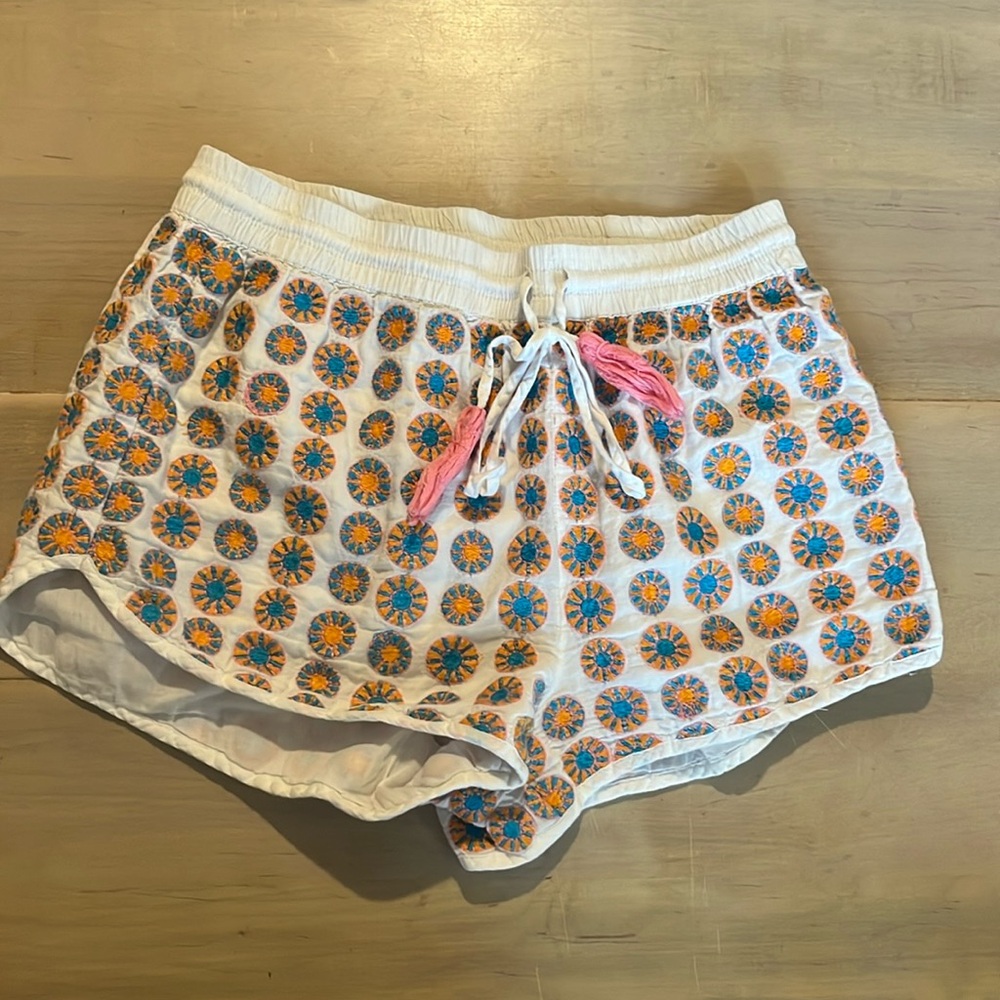 Buttons shorts. Size small. Cute orange and blue dot pattern.